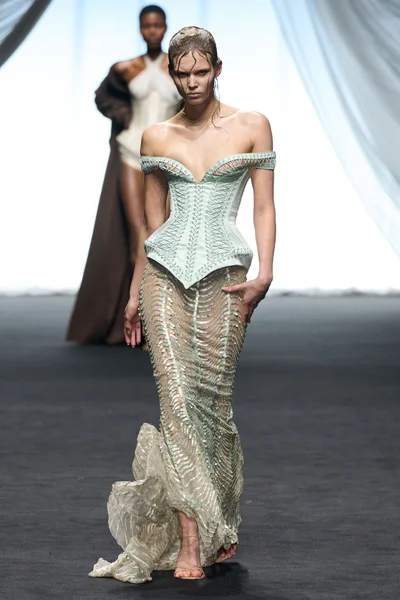 Look 1